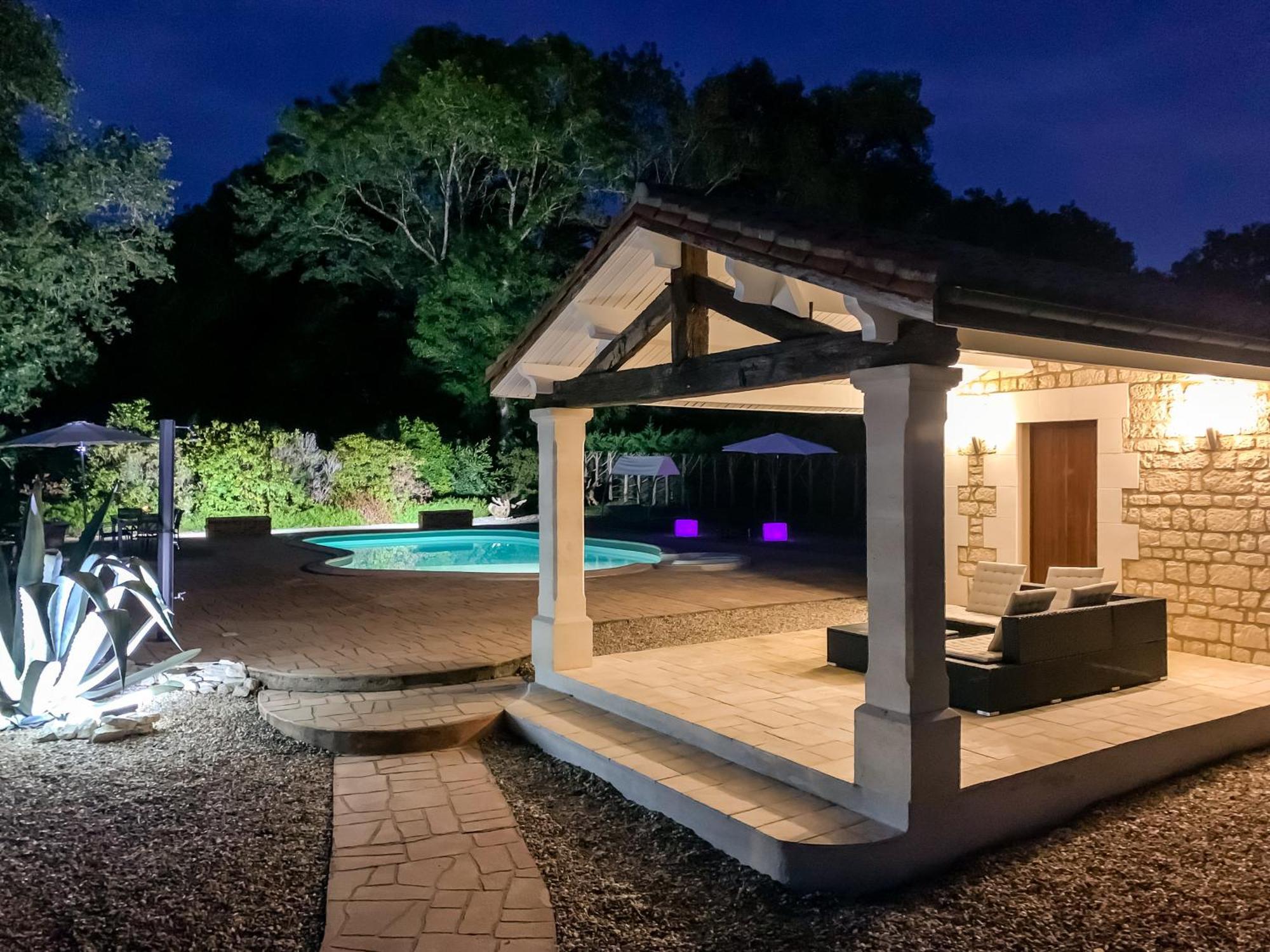 Villa Tagibao Avec Piscine Chauffee Et Spa Lesterps Exterior photo