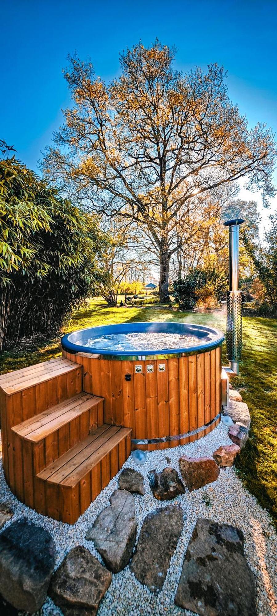 Villa Tagibao Avec Piscine Chauffee Et Spa Lesterps Exterior photo